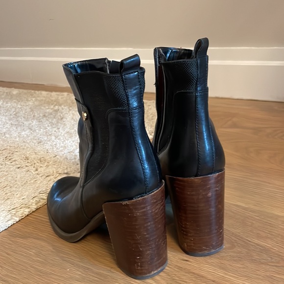 Tommy Hilfiger leather boots - Picture 3 of 4